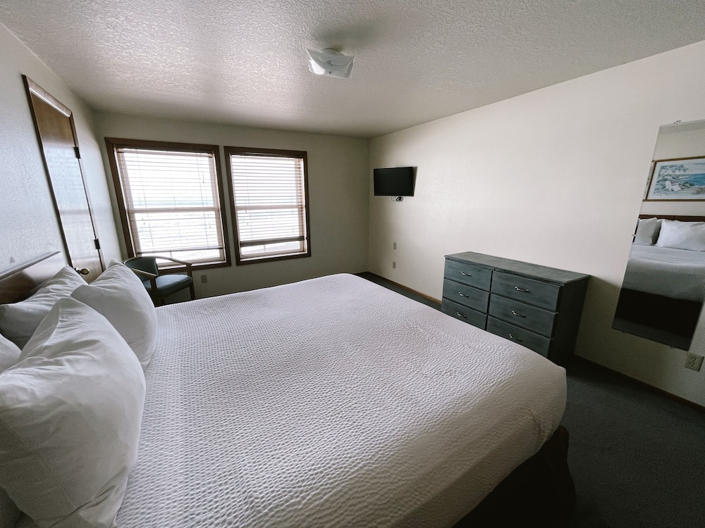 The Sandcastle Beachfront Hotel - photo 13