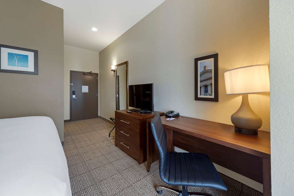 Comfort Inn & Suites Harrah - photo 20
