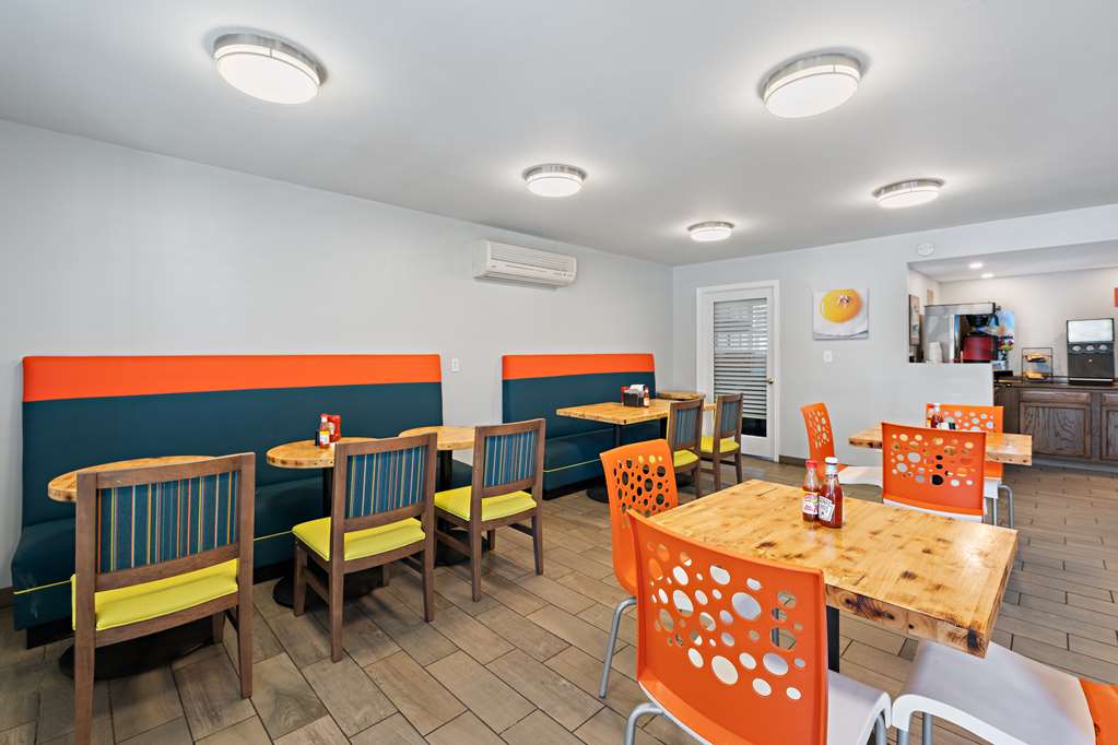 Best Western Plus Holiday Sands Inn & Suites - photo 9