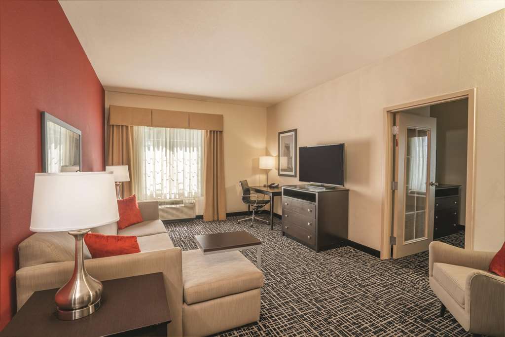 La Quinta Inn & Suites by Wyndham Smyrna TN Nashville - photo 24