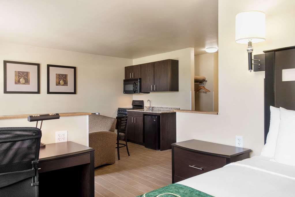 Baymont by Wyndham Glenwood - photo 14