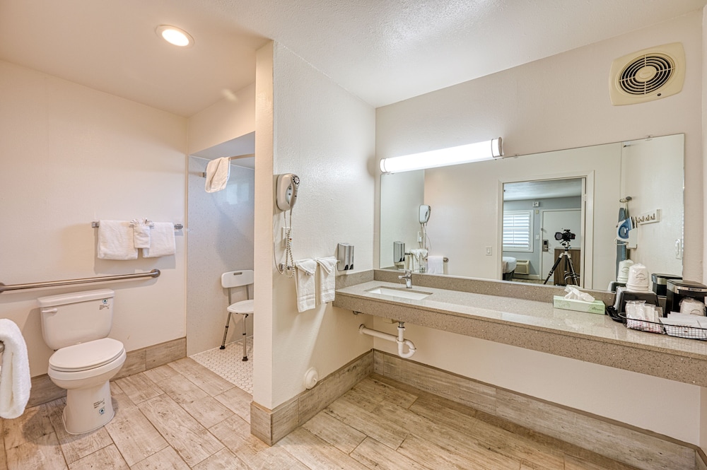 Vagabond Inn San Luis Obispo - photo 34