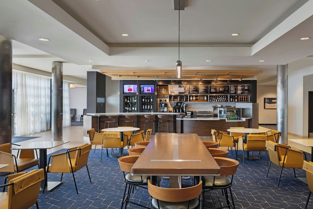 Courtyard by Marriott Long Beach Airport - photo 4