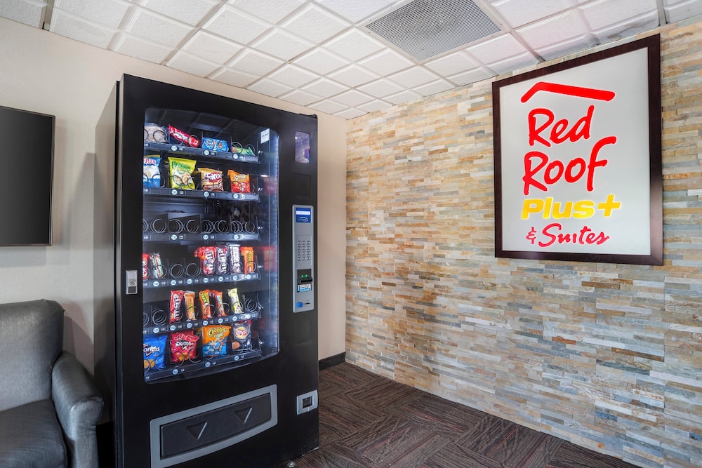 Red Roof PLUS & Suites Vicksburg - photo 25