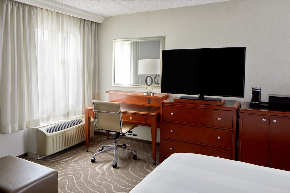 Detroit Metro Airport Marriott - photo 22