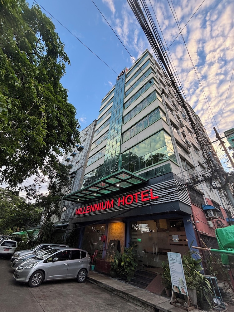 Diamond lake hotel - last minute hotel in Yangon