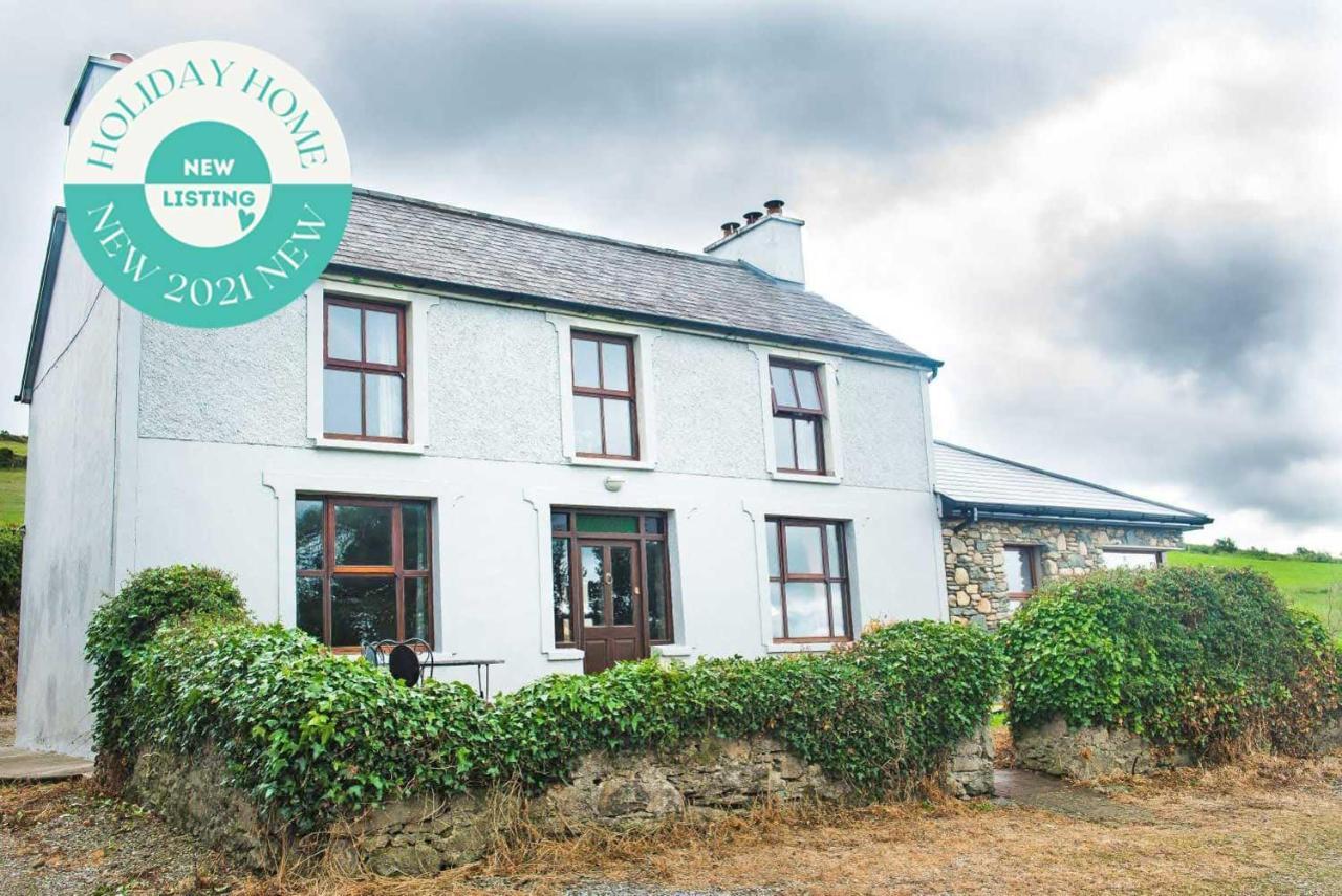 Hillside View Holiday Home by Trident Holiday Homes — 4-Star Luxury Hotel in Cill Airne, Republic of Ireland
