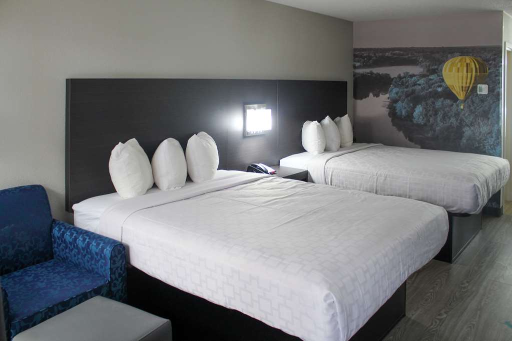 Clarion Pointe Statesville - photo 5