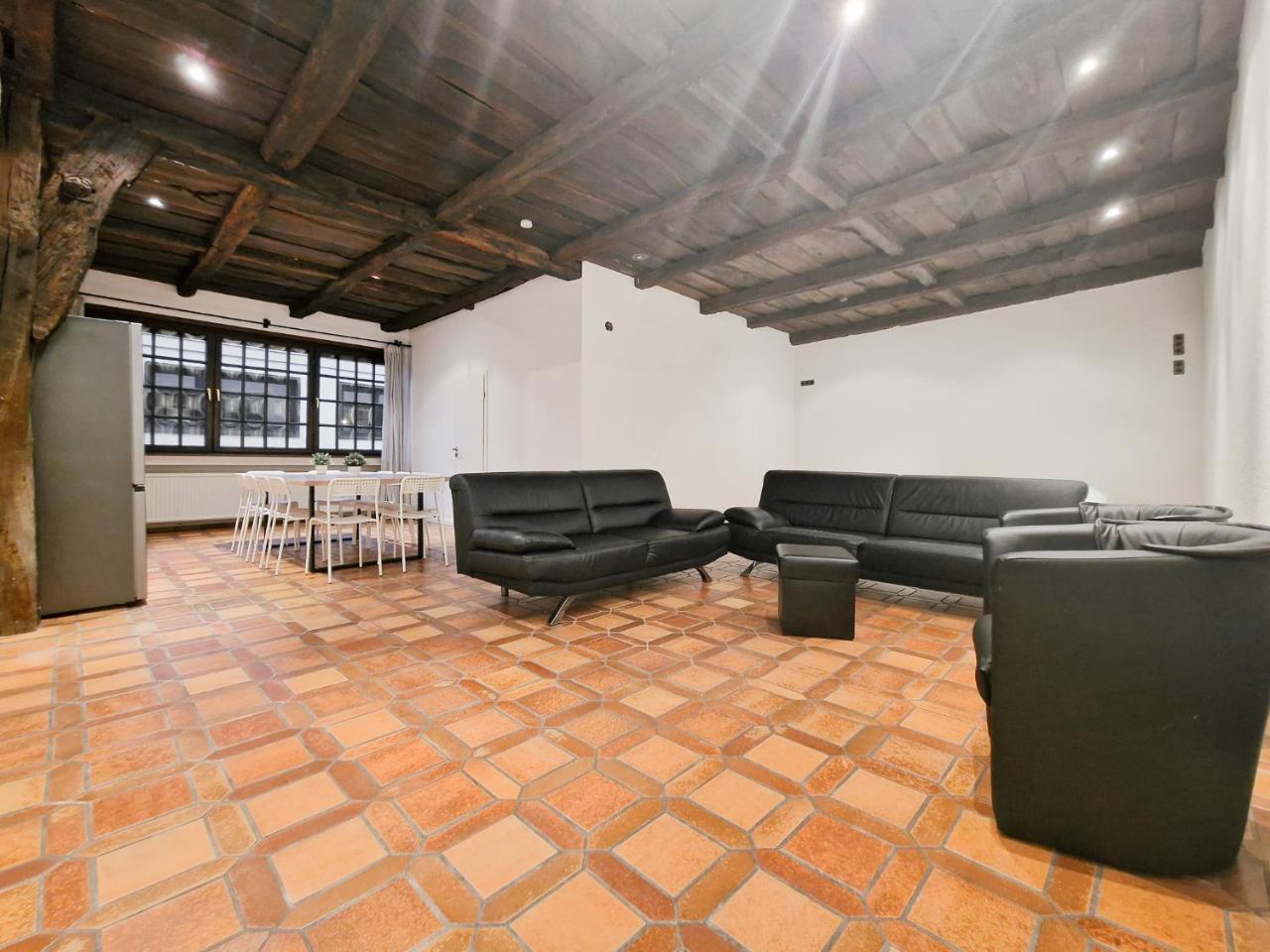 Tolstov House 6 Room House with Terrace and Parking 30 Min Messe DUS — 4-Star Luxury Hotel in Moenchengladbach, Germany