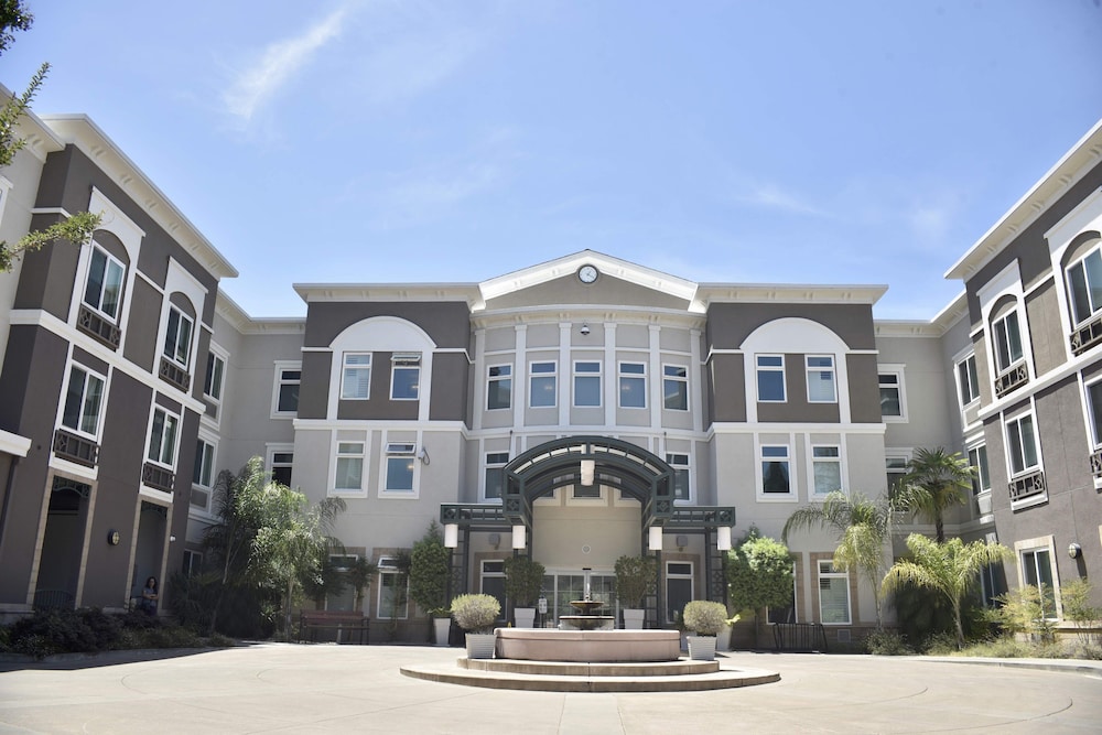 Holiday Inn Express Windsor Sonoma Wine Country By Ihg — Windsor