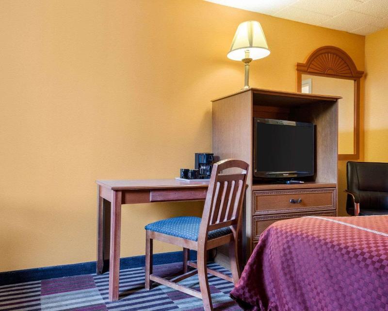 Rodeway Inn University Newark - photo 14