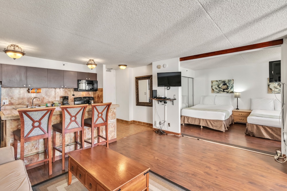 Waikiki Banyan Condo Located One Block From Waikiki Beach by Koko Resort Vacation Rentals - photo 71