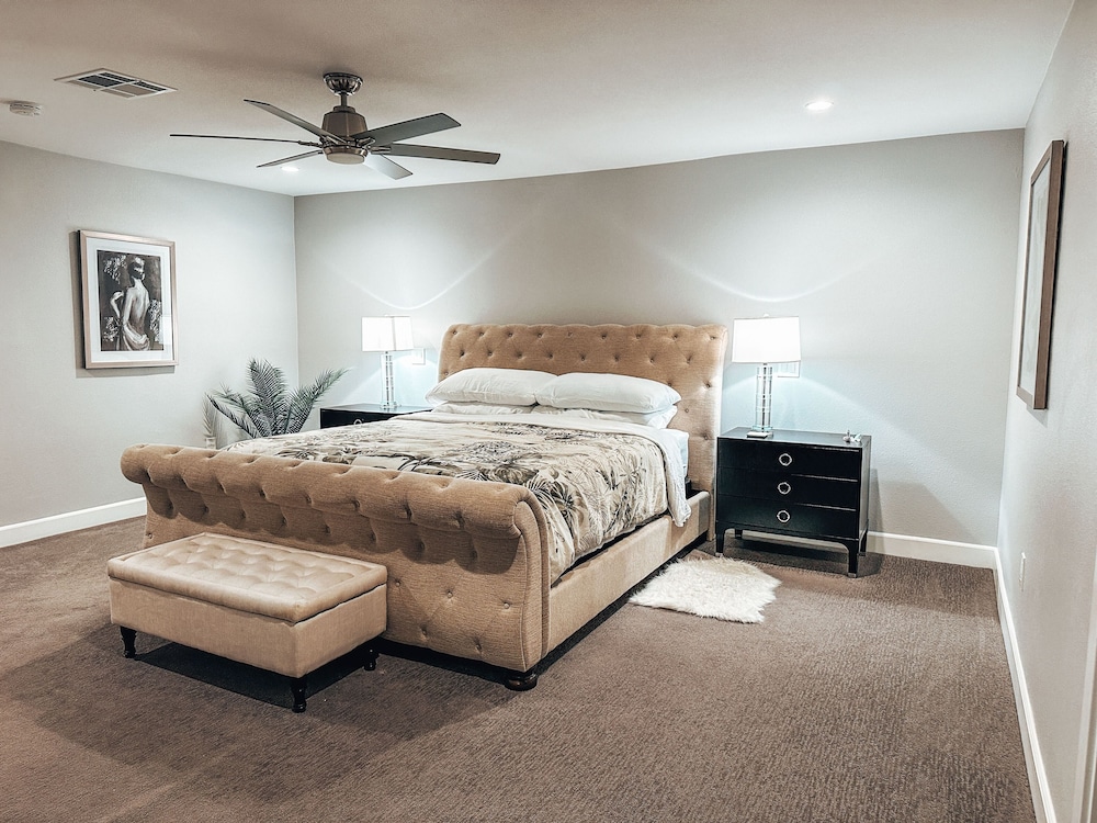 The Yucca Hotel - photo 15