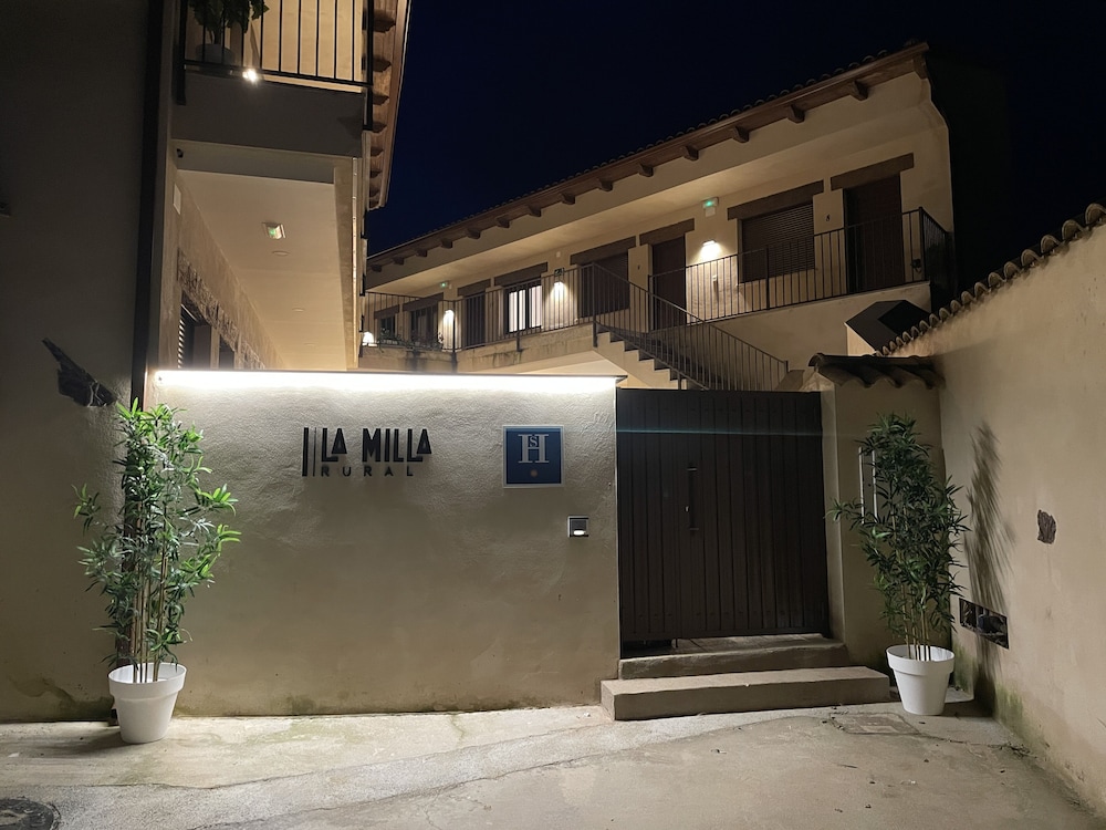 Hosteria La Milla Rural — Serradilla Del Arroyo