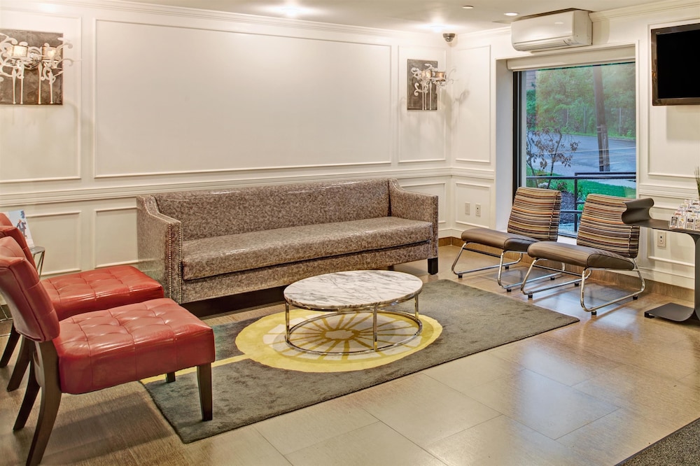 Ramada by Wyndham Staten Island — hotel in Staten Island