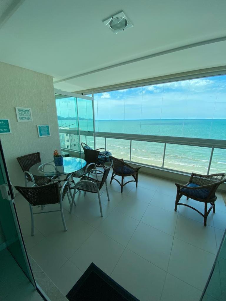 Frente Mar 3 Suites 2 Vagas — 4-Star Luxury Hotel in Itapema, Brasil