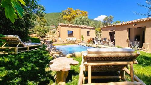Domaine de Gialla Bergerie Figa 4 pers piscine chauffée 10 mn plage - carbon neutral hotel in Unknown City