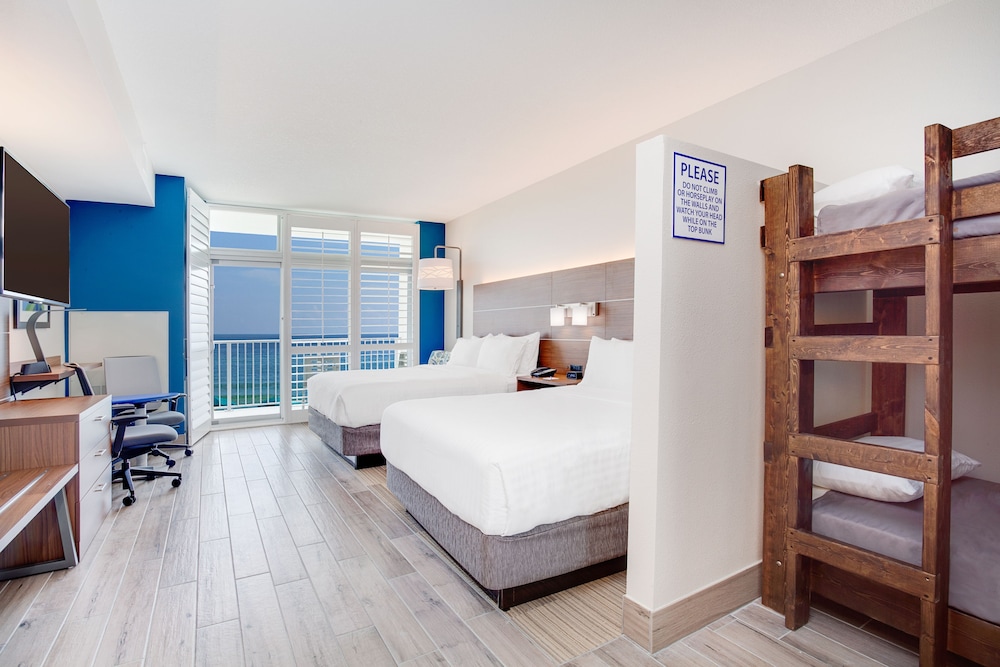 Holiday Inn Express & Suites Panama City Beach Beachfront by IHG - photo 12