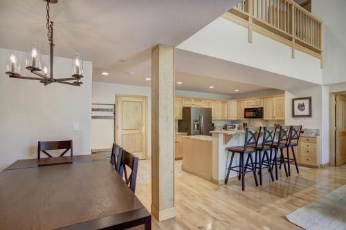 Luxury 4 bedroom Premier Residence at St James Place condo — 4-Star Luxury Hotel in Beavercreek, United States