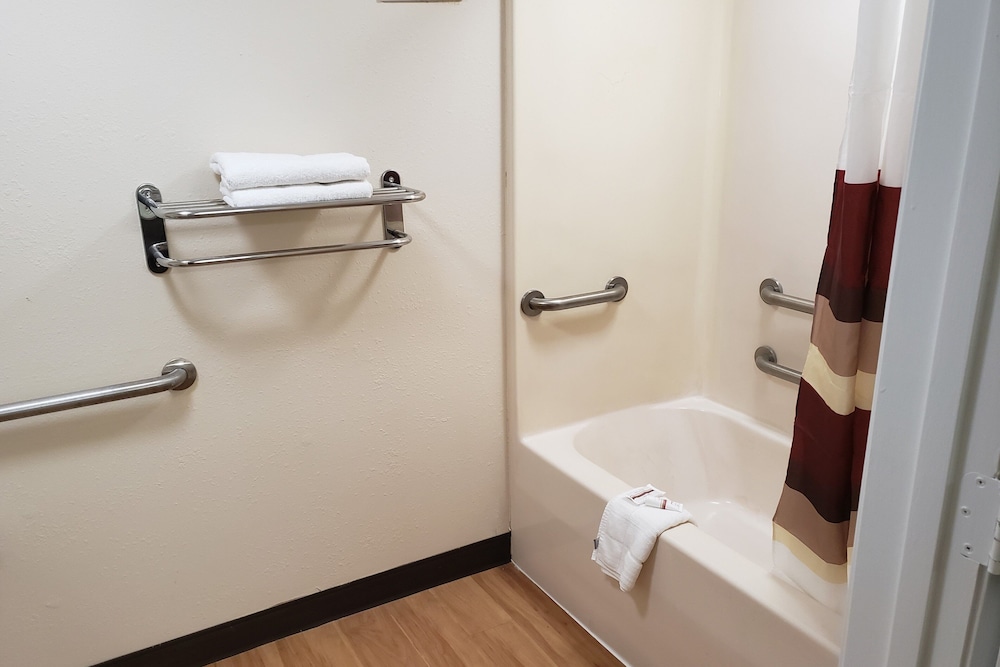 Red Roof Inn Moss Point - photo 62