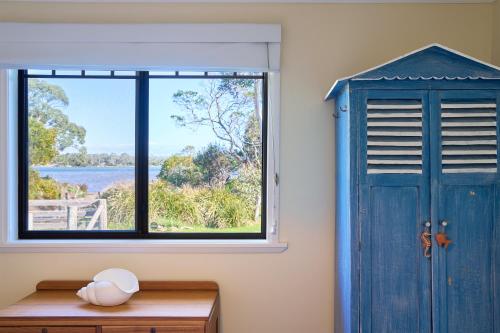 Beach Baby — Coles Bay — photo 2
