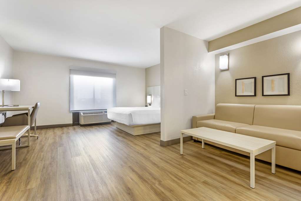 Best Western Plus Sugar Land Stafford - photo 17