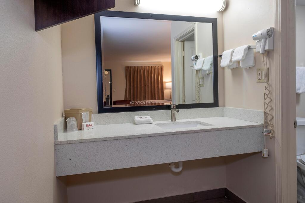 Red Roof Inn Fort Smith Downtown - photo 8