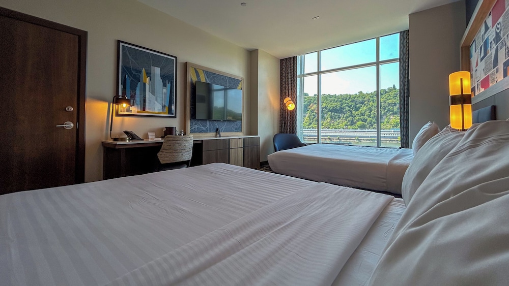 The Landing Hotel at Rivers Casino Pittsburgh - photo 7