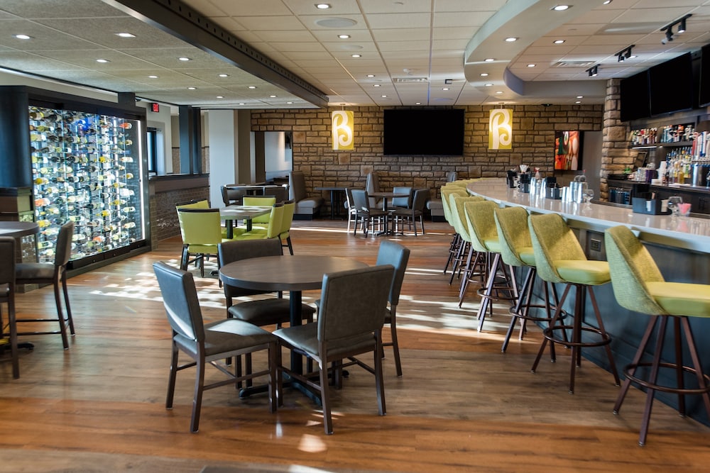 Holiday Inn Hotel & Suites Des Moines Northwest by IHG - photo 32
