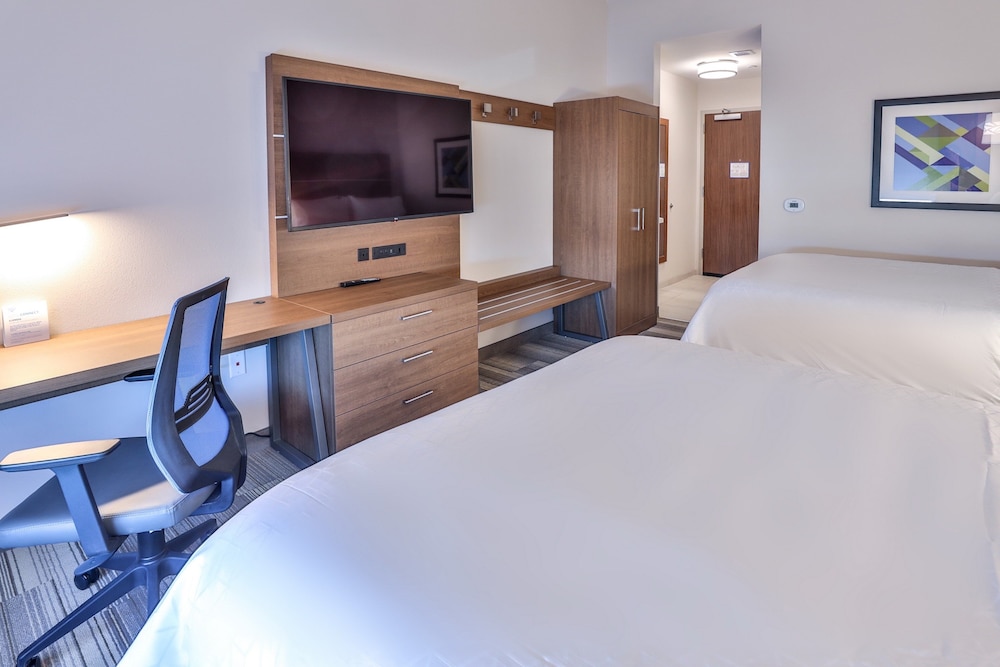 Holiday Inn Express & Suites Nashville Metrocenter Downtown by IHG - photo 31