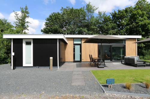 Rietreiger Luxe Vakantielodge in Friesland 2 Badkamers - carbon neutral hotel in Grou