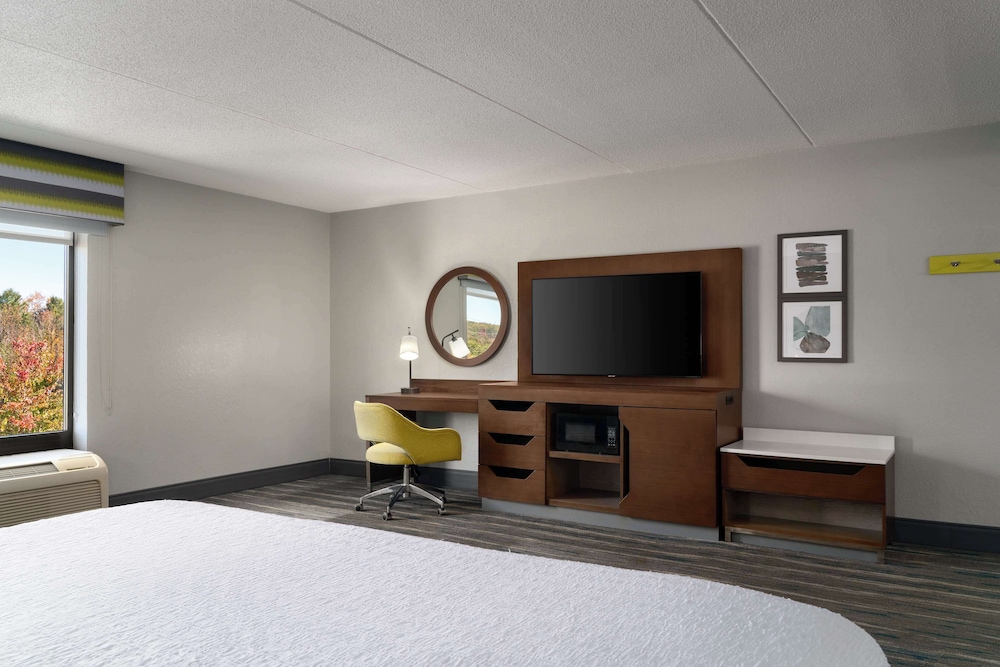 Hampton Inn Roanoke Hollins I 81 - photo 10