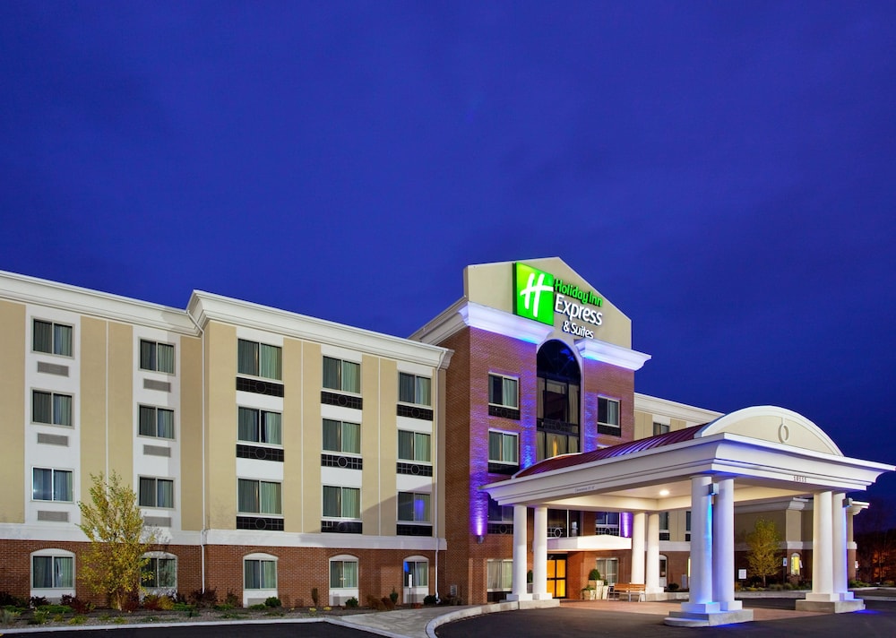 Holiday Inn Express Hotel & Suites Niagara Falls by IHG - featured photo