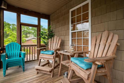 Woodlands Wonder by Oak Island Accommodations - photo 12