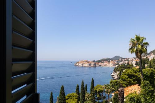 Villa B with Old town & sea view