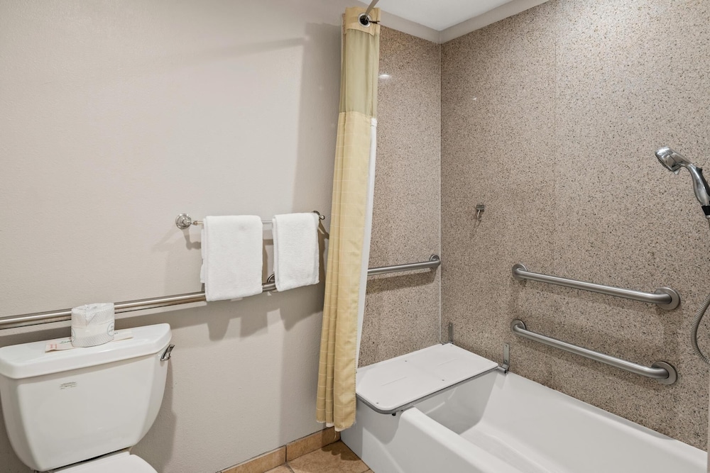 Vagabond Inn Whittier - photo 25