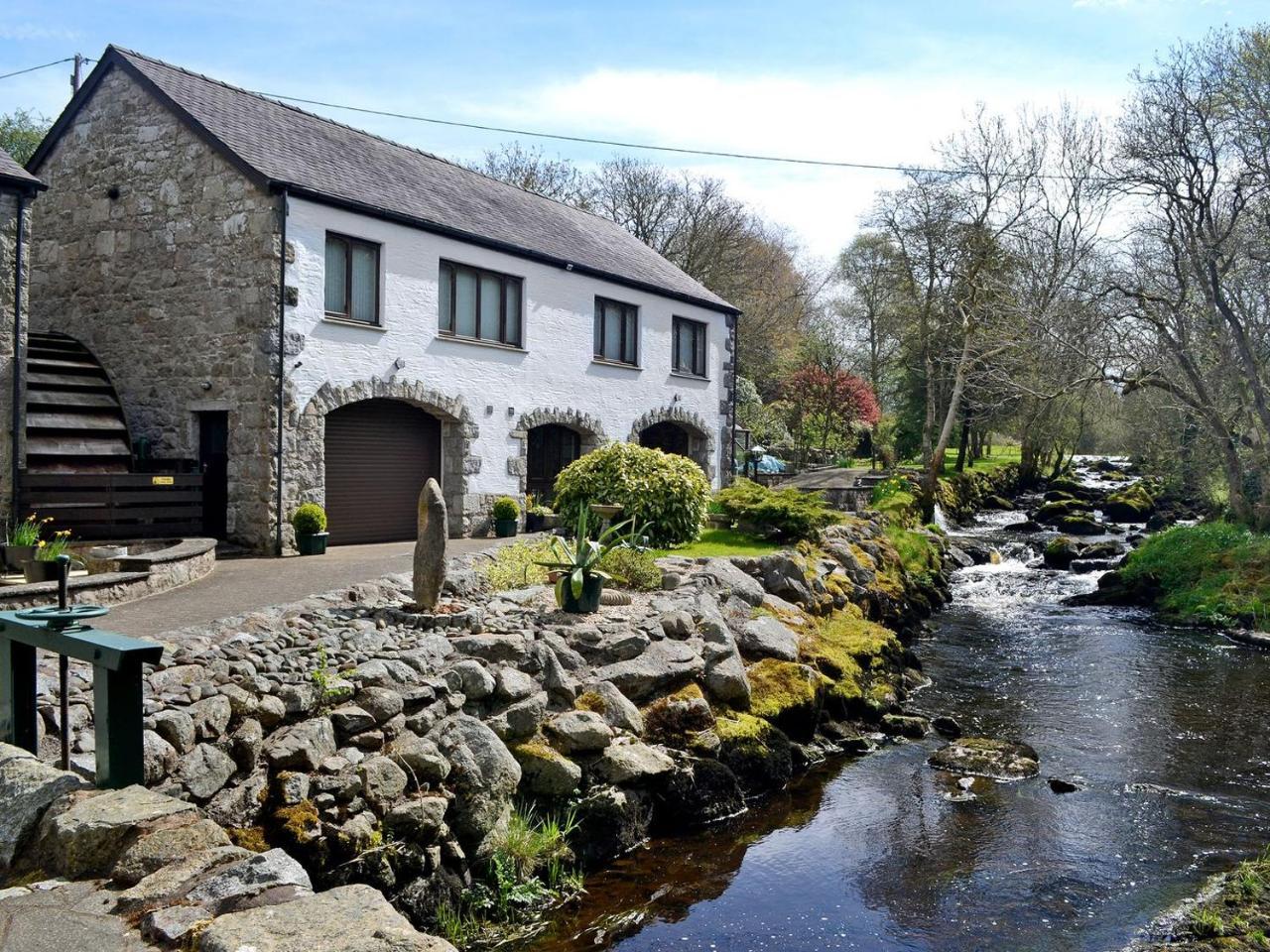 Waterwheel in Dalbeattie, United Kingdom