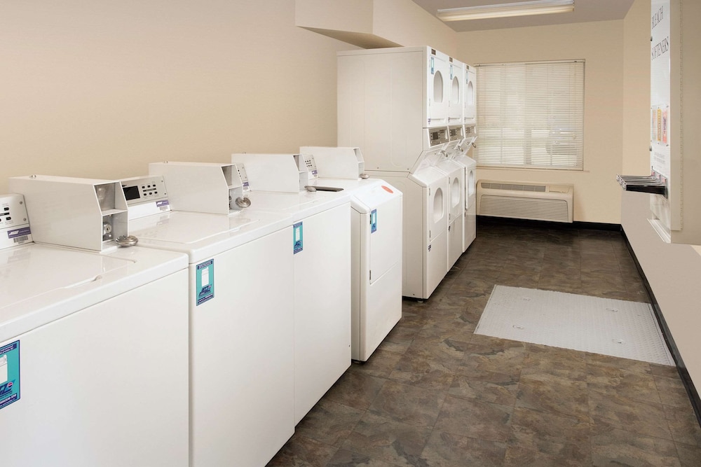 WoodSpring Suites Junction City - photo 18