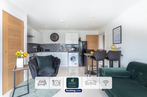 Relaxing Atlantic Mansions By Smart Apartments Short Lets & Serviced Accommodation Apartment Southampton With Free WiFi — 4-Star Luxury Hotel in Southampton, United Kingdom
