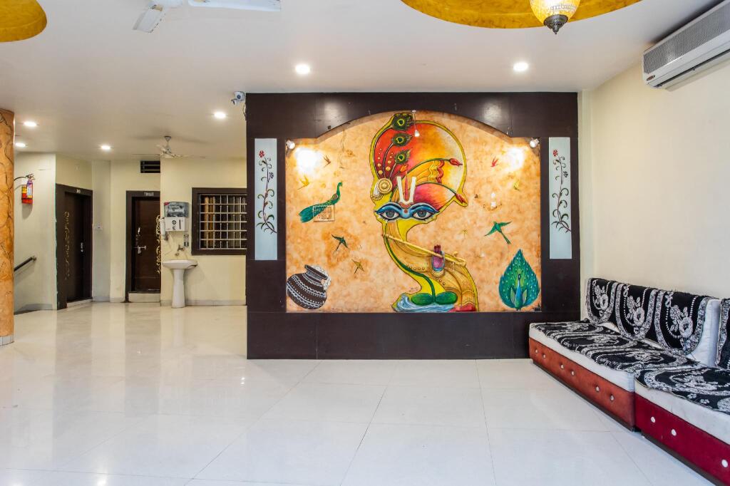 Collection O 3767 Hotel Gopal Palace in Indore, India