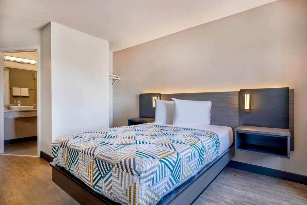 Motel6 Norman OK - photo 13