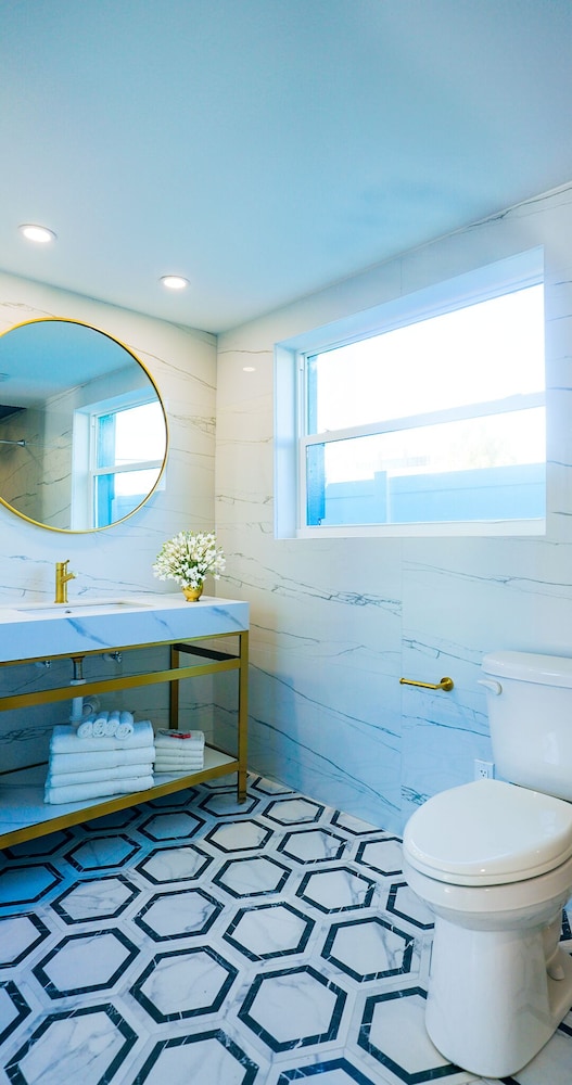 Ivory Sands Beach Suites - photo 31