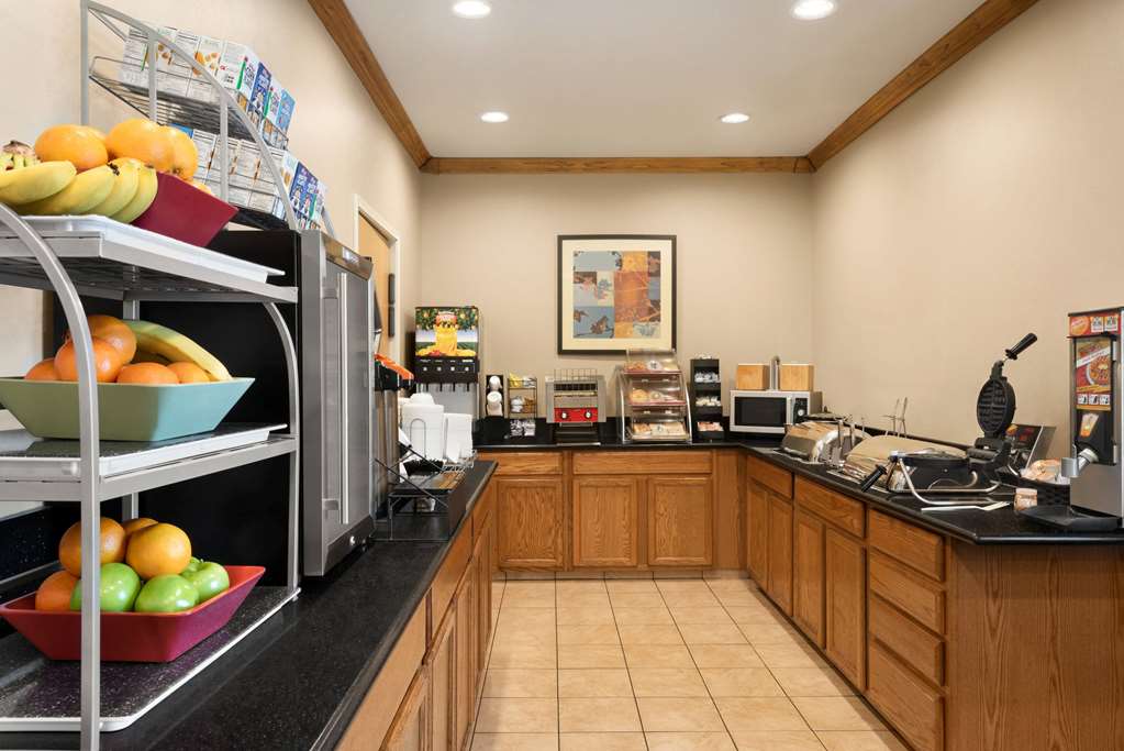 Hawthorn Extended Stay by Wyndham Decatur - photo 36