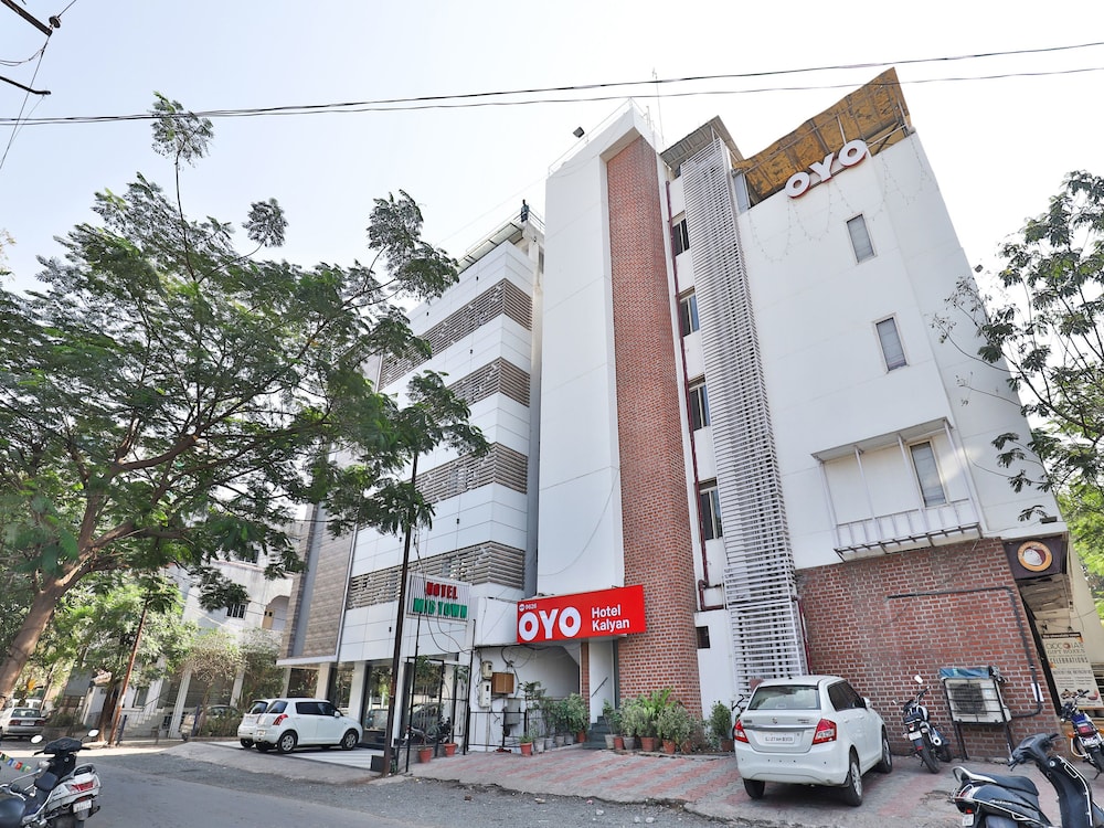 OYO 13562 G K Convention Hall — hotel near Mysore Airport