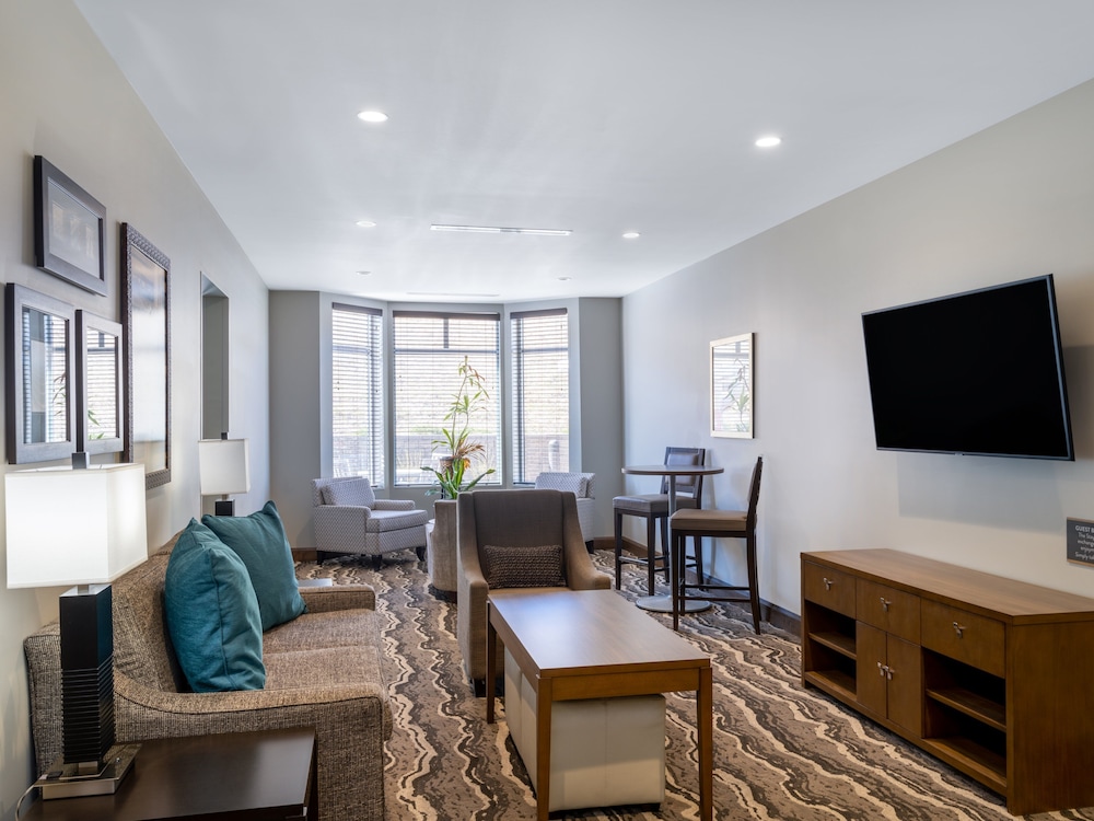 Staybridge Suites Sioux City Southeast by IHG - photo 46
