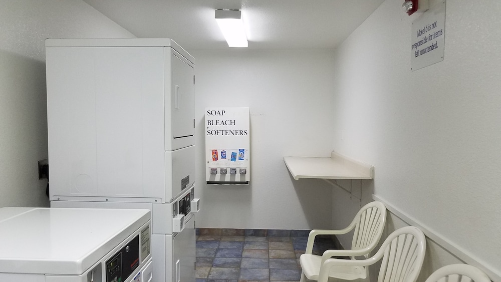 Americas Best Value Inn Lincoln Airport - photo 31