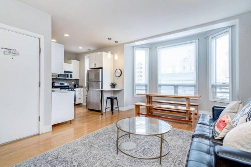 870 1&2 2 Separate Suites in same building — 4-Star Luxury Hotel in Chicago, United States