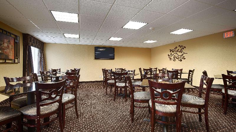 Best Western Plus Parkway Hotel - photo 76