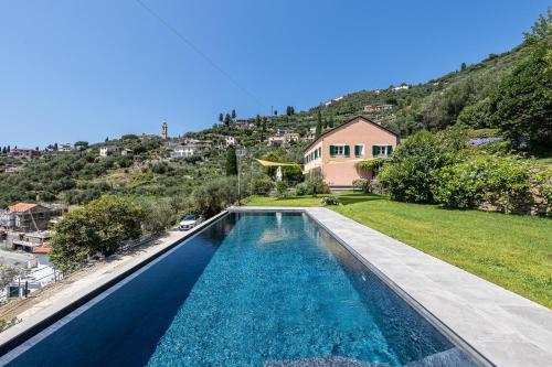 Villa Dufour 1 Lusso Spazio E Vista Mare — 4-Star Luxury Hotel in Zoagli, Italy