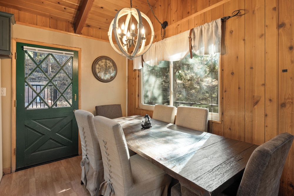 Honey Bear Den - last minute hotel in Big Bear Lake